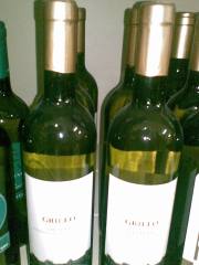 Wine bottled Grillo of the canteen social Castelvetrano (TP) - Sicily.