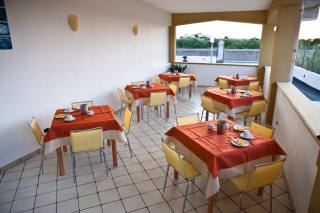 La sala colazioni del Room and BreakFast del Tempio di Hera a Marinella di Selinunte