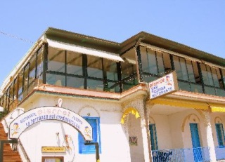 Veduta del Ristorante Pierrot dalla Via Marco Polo di Marinella di Selinunte